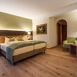 Hotel Derneuwirt
