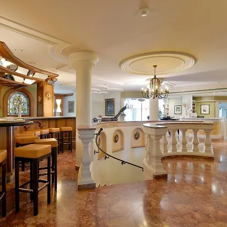 Hotel Derneuwirt 3*