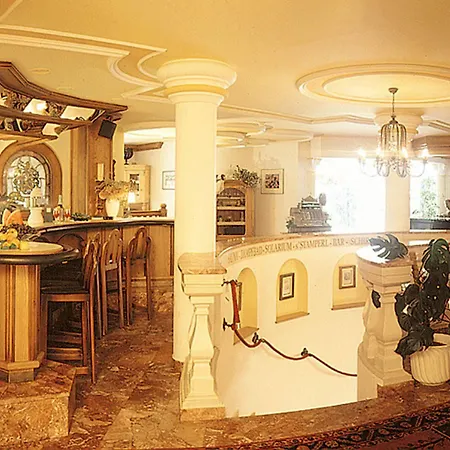 Hotel Derneuwirt Hippach