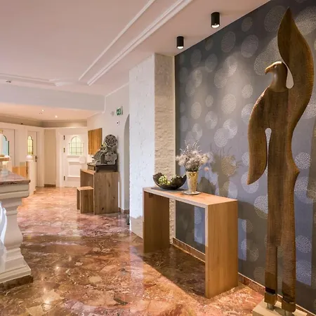 Derneuwirt 3* شفينداو