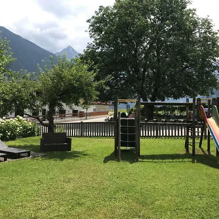 Hotel Derneuwirt 3*