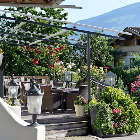 Hotel Derneuwirt Schwendau